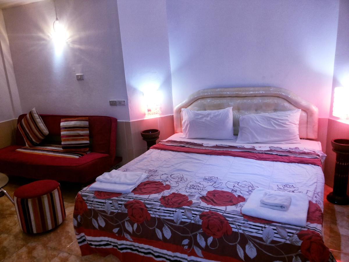 Jasmin Guest House Pattaya Extérieur photo