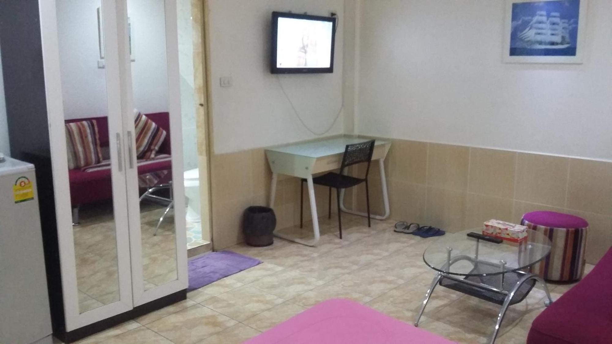 Jasmin Guest House Pattaya Extérieur photo