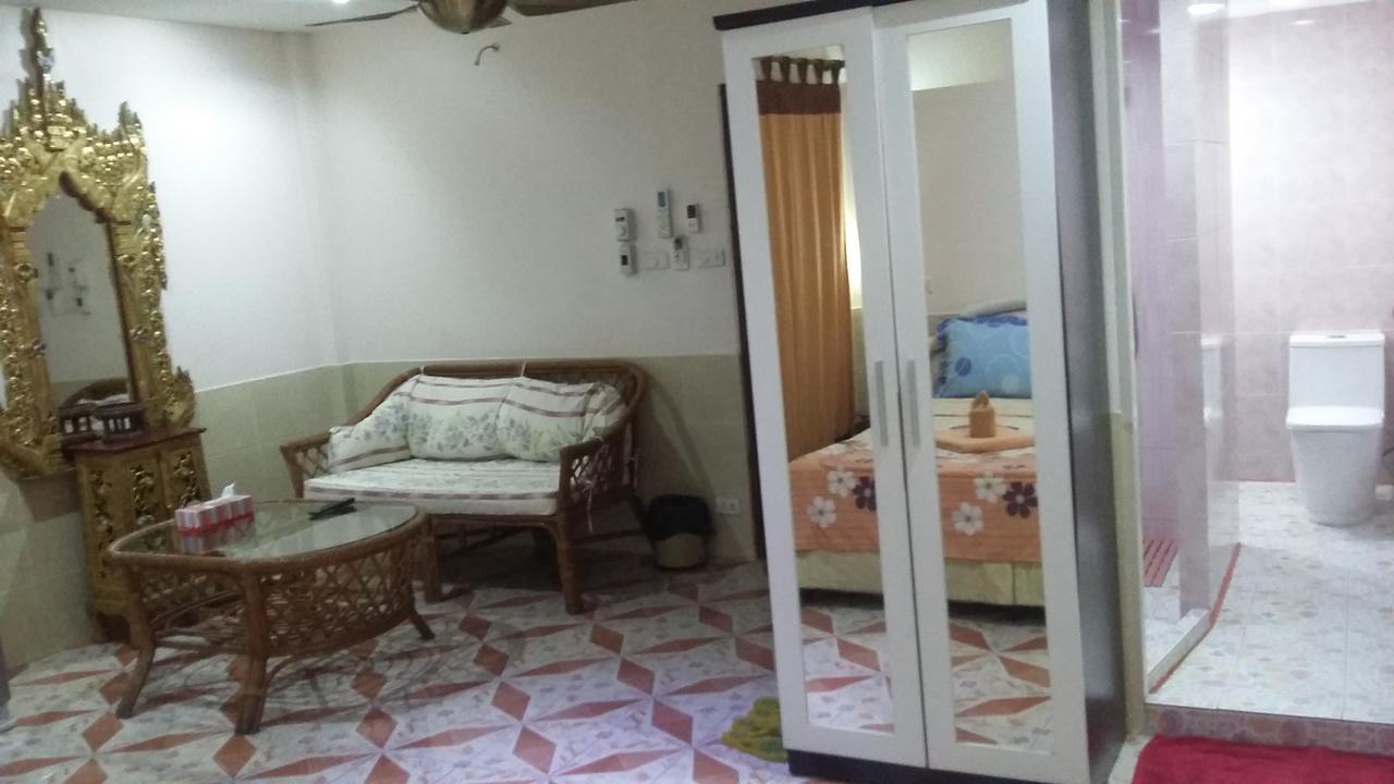 Jasmin Guest House Pattaya Extérieur photo