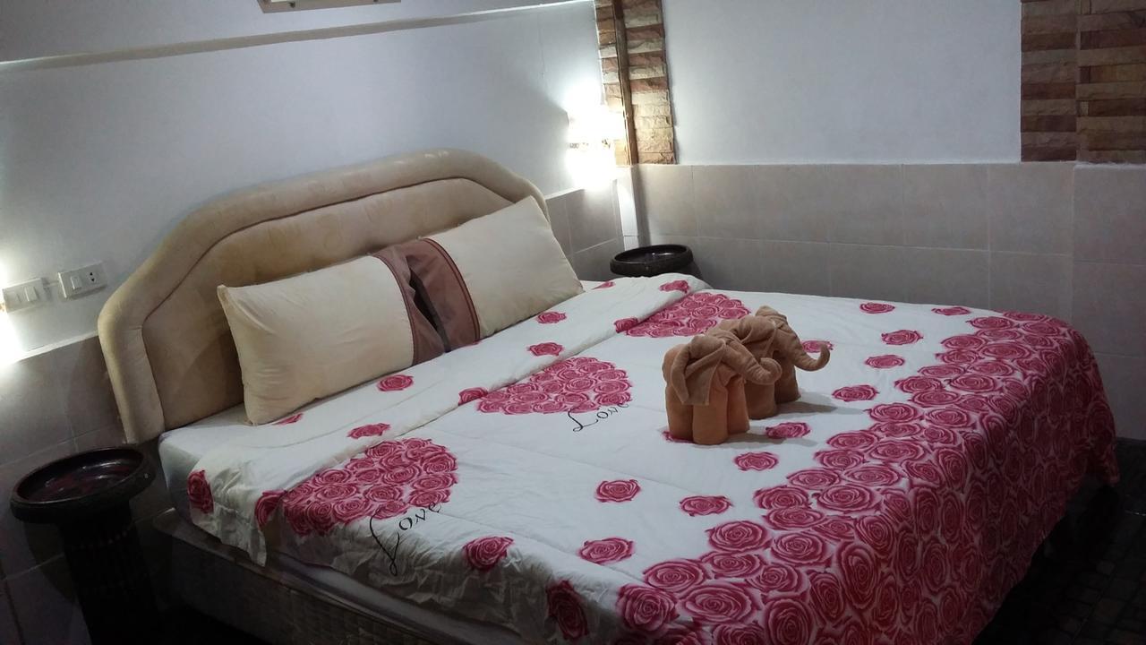 Jasmin Guest House Pattaya Extérieur photo