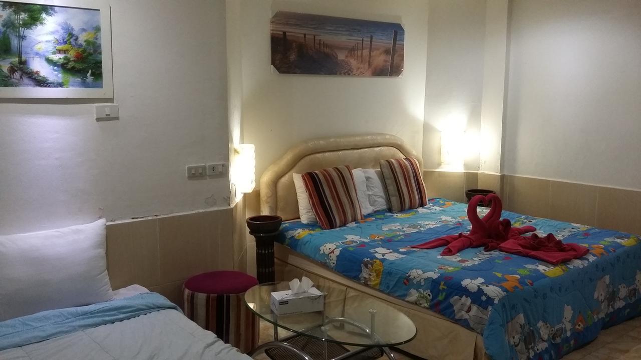 Jasmin Guest House Pattaya Extérieur photo