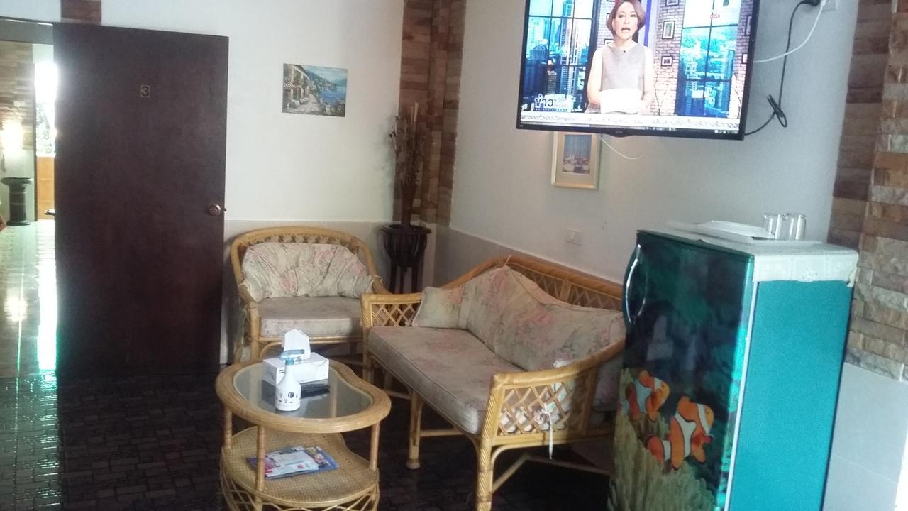 Jasmin Guest House Pattaya Extérieur photo