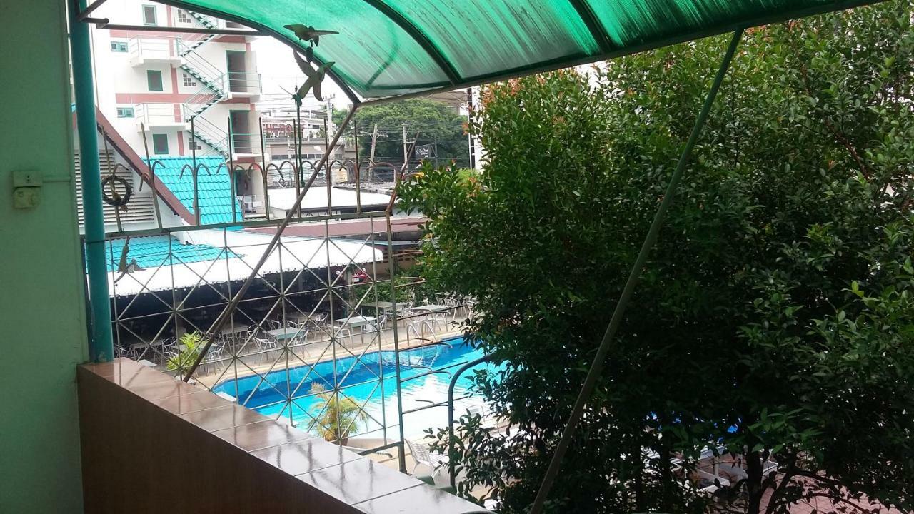 Jasmin Guest House Pattaya Extérieur photo